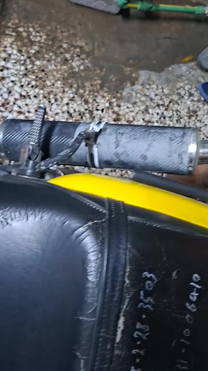 سلام عليكم عندي cb400 جيل اول للبيع دراجه ماشيه ١٣ الف دراجه بعده زيرو دراجه بلاديه اكفلك كير ومحرك دراجه الي ياخذه بعد ما يغيره سعره 1900 عنواني بغداد دوره ابو دشير 
***********

