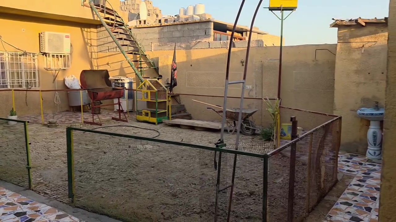 من رخصة الاخوه الكرام  مكلف بلنشر 

مكلف بلنشر بيت للبيع منطقه الكرغوليا شارع ملاين مساحه الارض 440 متر بناء صافي 340 متر قطعه بصف البيت 100 متر المجموع الكلي 440 موقع البيت ركن على شارع ملاين يبعد عن شارع العام تقريبا 1000 متر او اقل متوفر ماء خطين كهرباء تبليط سند 25 يحول اب اسمك ثاني يوم رقم صاحب الدار واتساب  او الاتصال ***********

