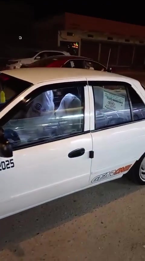 سلام عليكم للبيع
كيا سيفيا موديل 1996 
رقم بغداد انكليزي   
سنويتها لل 2030 تحويل ثاني يوم   
محرك 1800مسكر جديد 
سياره نضيفه للاخير لا ضربه ولا كص ولا خياسات 
تبريد ثلج جديد  
لايت كامل جديد  
شاشه
سستم سماعات 4 جديد 
صدر جديد 
جام كهربائي
سنتر لك 
صبغ عام قماره بلاديه
سياره نضيفه شغاله
من دعاميه للدعاميه
مكان سياره واسط 
قضاء الزبيديه
 باقي التفاصيل ع رقم ***********
