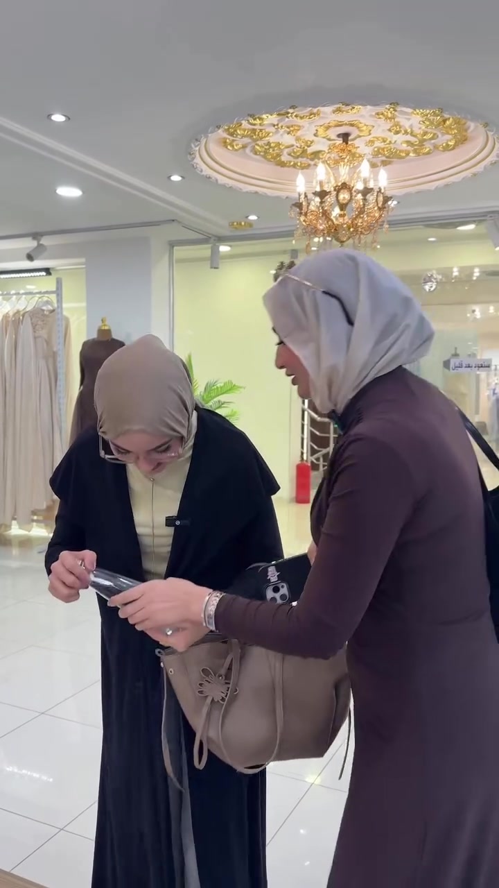 النهاية قاتلةةةةة من الضحك 

الاوتفت لتفوتو اخر قطع

نص مكتوب في الصور:
- بيبيتي من اخذها مكان