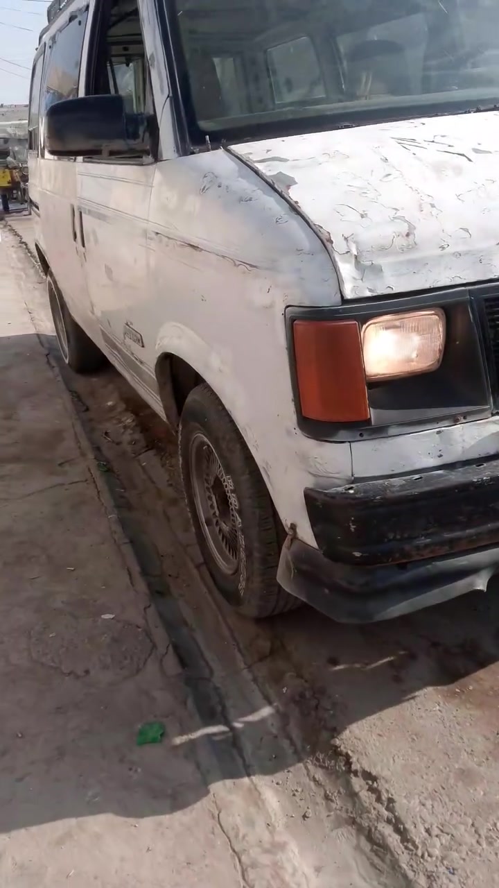 السلام عليكم لبيع او مراوس اب كيه بسته او اي شي سياره شوفر ليت جمسي محرك بطه جديد سياره حلوه سنويه لل ٢٧حمل بسمي وكالة عامه شرط التحويل
