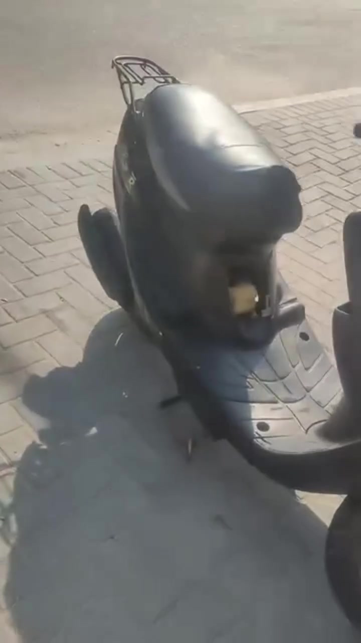 سلام عليكم تسعه للبيع دراجه كامله  نضيفه تخبل غرااضهة كلهة جدد 
جبن
كلجات
قايش
خرز 
راس بلك 
تاير وره جديد 
سلف شغال بس رادله شخاطه قفال صندوك شغال  لدراجه كابريته مالتهه تعبانه. تشتغل بس تكطع اكفلهه كابريته وتصفه رايدهه ب 250وبيهة مجال للشراي مكاني تنومه صالحيه ***********
