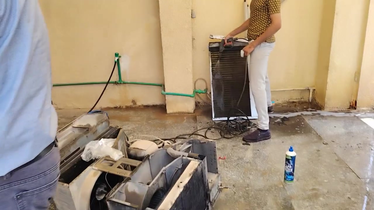 إعلان ورشة الخفاجي للتبريد والتكييف
@
الحر خلص، بس خدماتنا مستمرة بكل وقت

ورشة الخفاجي للتبريد والتكييف توفرلكم:

تنصيب السبالت جديد ومستعمل

صيانة وتصليح جميع أنواع السبالت

غسل وتنظيف السبالت

شحن غاز وفحص ليك

عمل فاكيوم

نقل السبلت من مكان إلى مكان

شراء السبالت الشغالة والعاطلة بأفضل الأسعار

تصليح الثلاجات والمجمدات

عروض نهاية موسم الصيف

تنصيب السبلت: 30,000

غسل السبلت: 20,000

خدمة نظيفة وشغل مضمون وأسعار مناسبة للجميع.

لا تنتظر السبلت يخرب عليك، اتصل بينا وخلي التبريد علينا.

ورشة الخفاجي للتبريد والتكييف

***********

***********

للاتصال أو واتساب أو خاص الصفحة

خدمتكم شرف إلنا.
