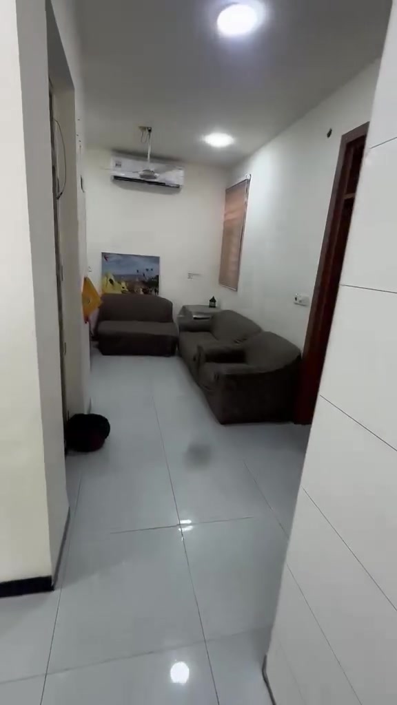 شقه موثث لإيجار طالبات او عائله 3 غرف ومطبخ وصاله بمليون موثث
بزايد 4 طالبات 
***********
