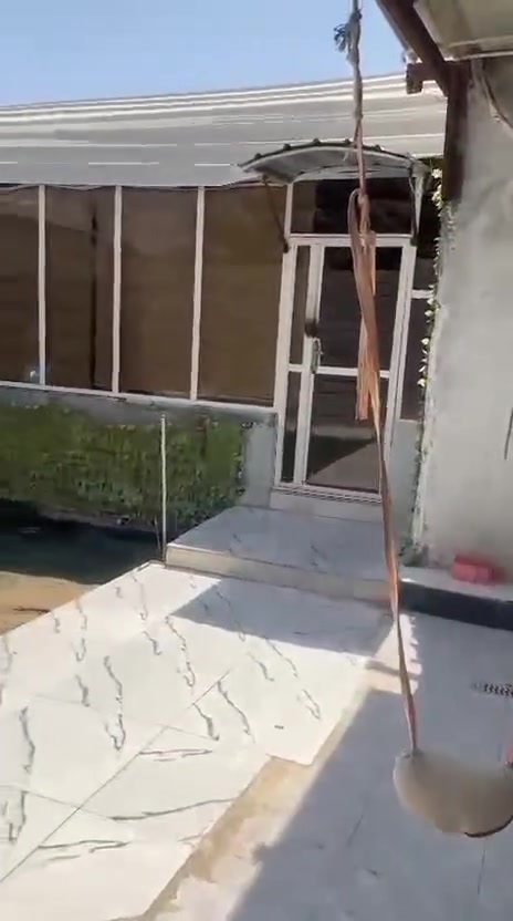 بيت طابقين مع قطعة أرض للبيع مساحه 400مترفي نهر باشا قرب مدرسة الوطن بناء حديث طابو زراعي سعر 80مليون بي مجال للاستفسار ***********

