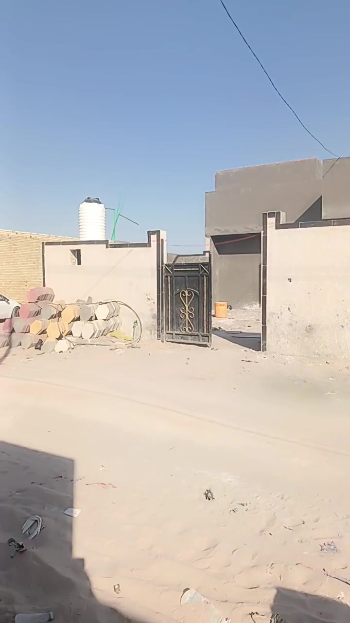 بيت في ال بوحجر 200 متر كونكريت مسلح
طابو أسود قرار محقمه مسؤله عنه حكومه وعشائر
في النقد 55 مليون ويوجد بيت و مشتمل إيجار
الاستفسار على الرقم *********** العلويه ام غيداء
