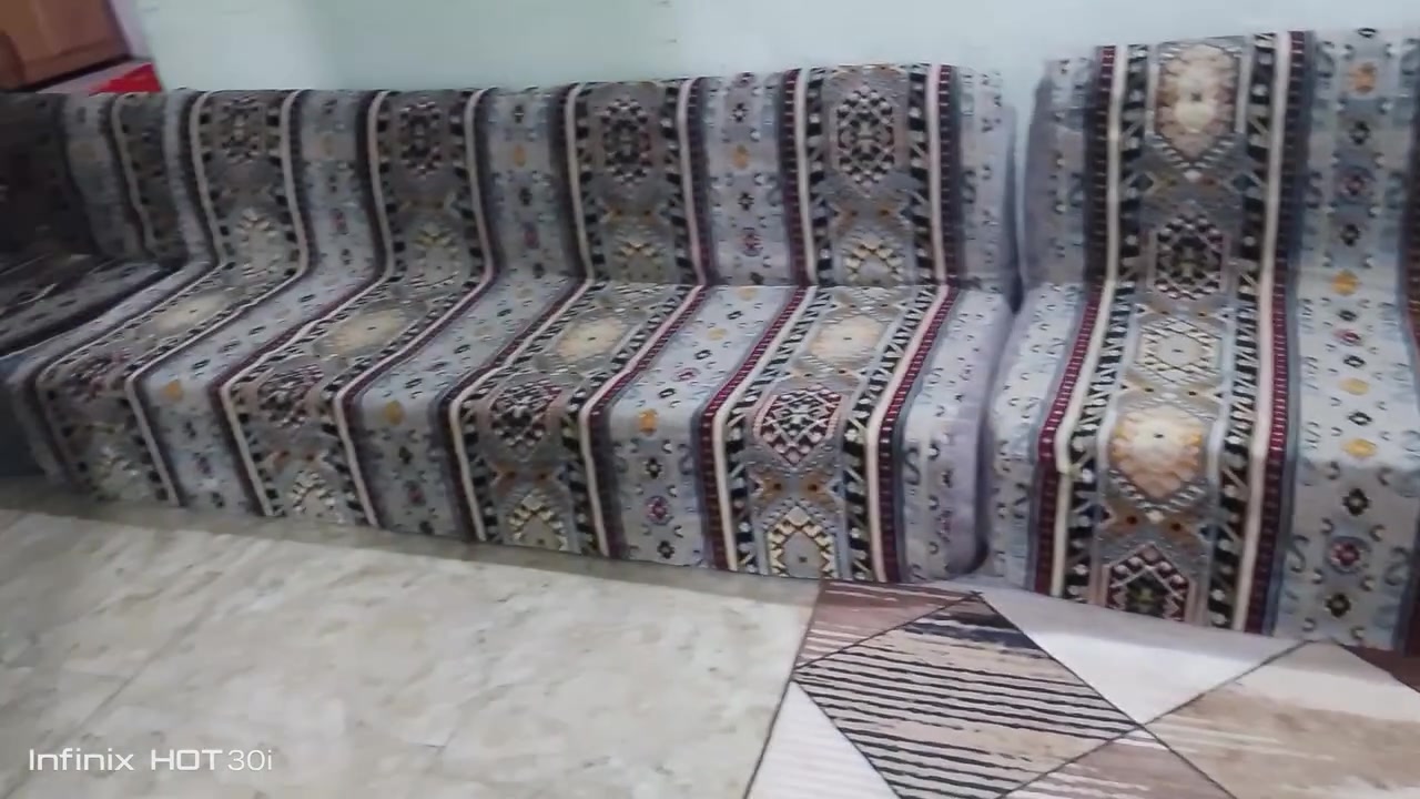 بسم الله ماشاء الله متاح جلسه عربيه 6 متر تقريبأ كويتي ربل سفنج عالي بدون خشب 
200 بيه مجال قليل 
ابي الخصيب محيله الشارع الوسط مقابل مضيف العوينات 
***********
بي واتساب اتصل وبخدمتك

نص مكتوب في الصور:
- Infinix HOT 30i