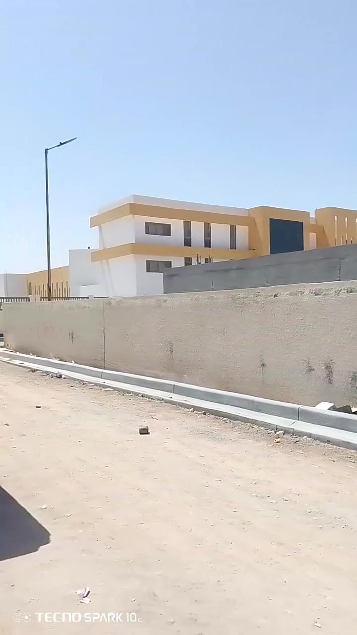 السلام عليكم. بيت للبيع مساحه البيت ١٤٥منتقة الشراكيه السابعه  كونكريت مسلح غرفتين صاله براني صحيات داخل وخارج بنيا حديث ٢٠٢٦ مقابل البيت مدرس و مضخه مال ماي  سعره ٧٥

***********
