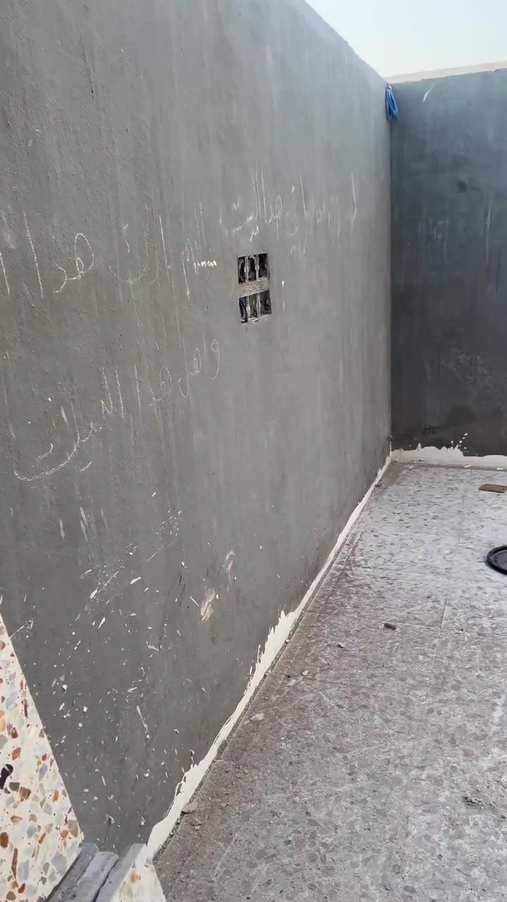 السلام عليكم خلفه لبخ وجص وبياض شغل درجه اولى داخل بغداد المتر ب6
***********
