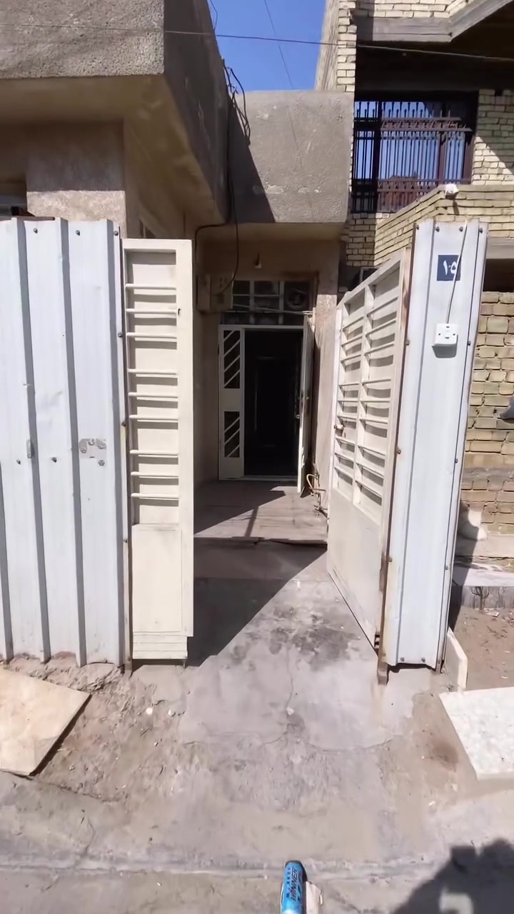 بيت ارضي • غرفة نوم كبيرة • الدلفيه الساحه