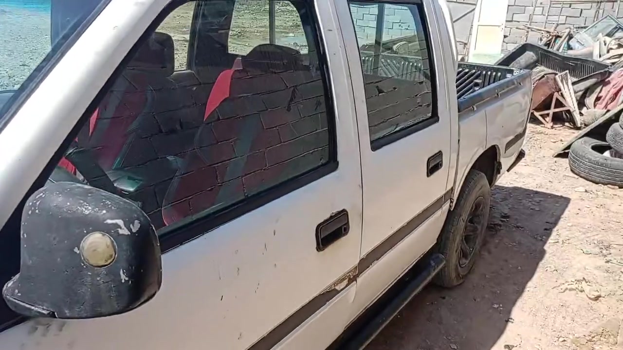 شباك امامي نضيف.
تانكي بانزين جديد هوه وطوافه كامل. 
دشبول مع الكيجات. 
كشنات نضاف. 
سدر امامي جديد. 
جعمقه ستيرن جديده. 
باور عنبار بريك على فحص. 
دعاميه اماميه هيه والبراكيت نضيفه كلش. 
قفل بنيد شغال. 
بطاين عدد 3 نقص ☝. 
تنته جديده مابيهه اي ضرر. 
بيبان الون ابيض عدد 2 نقص باب السايق وباب العبري الخلف السدر 
ماصدات جدد.. 
بنديد جديد. 
جاملغات هنه وبطاينهن. 
نضاف كلش 
.................................. 
غير متواجد على فيس بوك مكلف بلنشر. 
رجاء رجاء بدون حراج. 
رقم صاحب السياره. 
#***********.
#***********.
