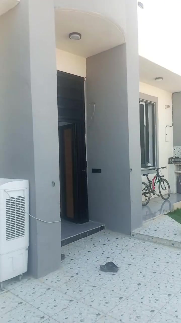 بيت للبيع قرب المرور زراعي مساحته 310 البيت صفر رقم الهاتف ***********

