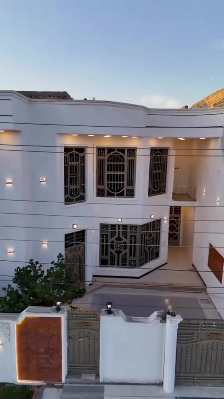 🏡 دار سكني للبيع – حي الصادق 🏡

📍 الموقع: حي الصادق
📐 المساحة: 250 متر
🏠 البناء: حديث – طابقين

✨ تفاصيل الدار:
🔹 5 غرف نوم
🔹 صالتين
🔹 حمامات وصحيات
🔹 كراج للسيارة 🚗
🔹 حديقة 🌳
🔹 بناء حديث ومرتب

💰 للاطلاع على السعر:
📞 تواصل معنا على الرقم أدناه
💬 أو علّق بكلمة «السعر» وسيتم التواصل معك.

📞 حسن أحمد غالي
📱 ***********

📍 موقع المكتب: الشطرة – تقاطع مدرسة الحدباء

🏠 الأنوار للعقار
بيع • شراء • إيجار
