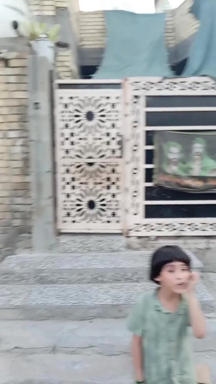 بيت 150متر طابو صرف طابق واحد   يحتوي عل غرفتين نوم وصاله استقبال وممطبخ  ومنور  وترك وحمام  البناء سنه 2022 
العنوان  جسر ديالئ القديم قرب جامع موسئ الكاظم ع ***********
