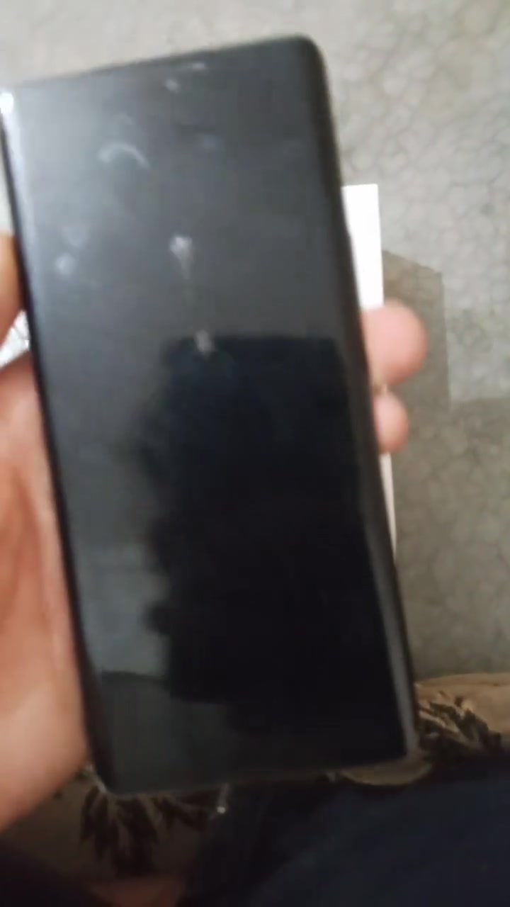 جهاز نضيف مستخدم مدت شهر بي كسر بشاشه وما مثر علا لمس جهاز نضيف ما مفتوح بلادي ويه شحنته وكيبل كله بلادي ريده سعر 290 الف وبي مجال تواصل خاص رقمي *********** مكاني كركوك حويجه
