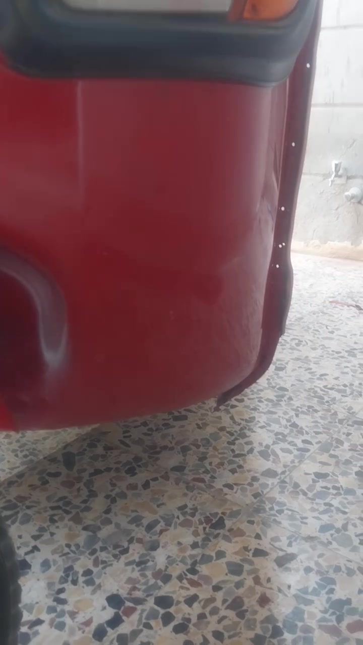 سلام عليكم تكتك ١٨اوراق اصليه
تخم تاير 
تخم دبلات 
ضفاير جدد
مكينه ٢١
لايت زنون 
اشاير شغاله
جادر جديد 
كامله كبل للشارع 
سعر ٣وبيه مجال 
مدينه الصدر 
***********
