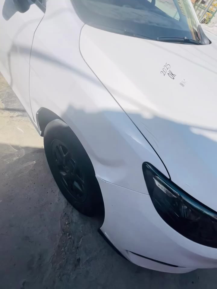 BYD 2025 sel 05
ماشية 3600 كلي 
20900 
***********
