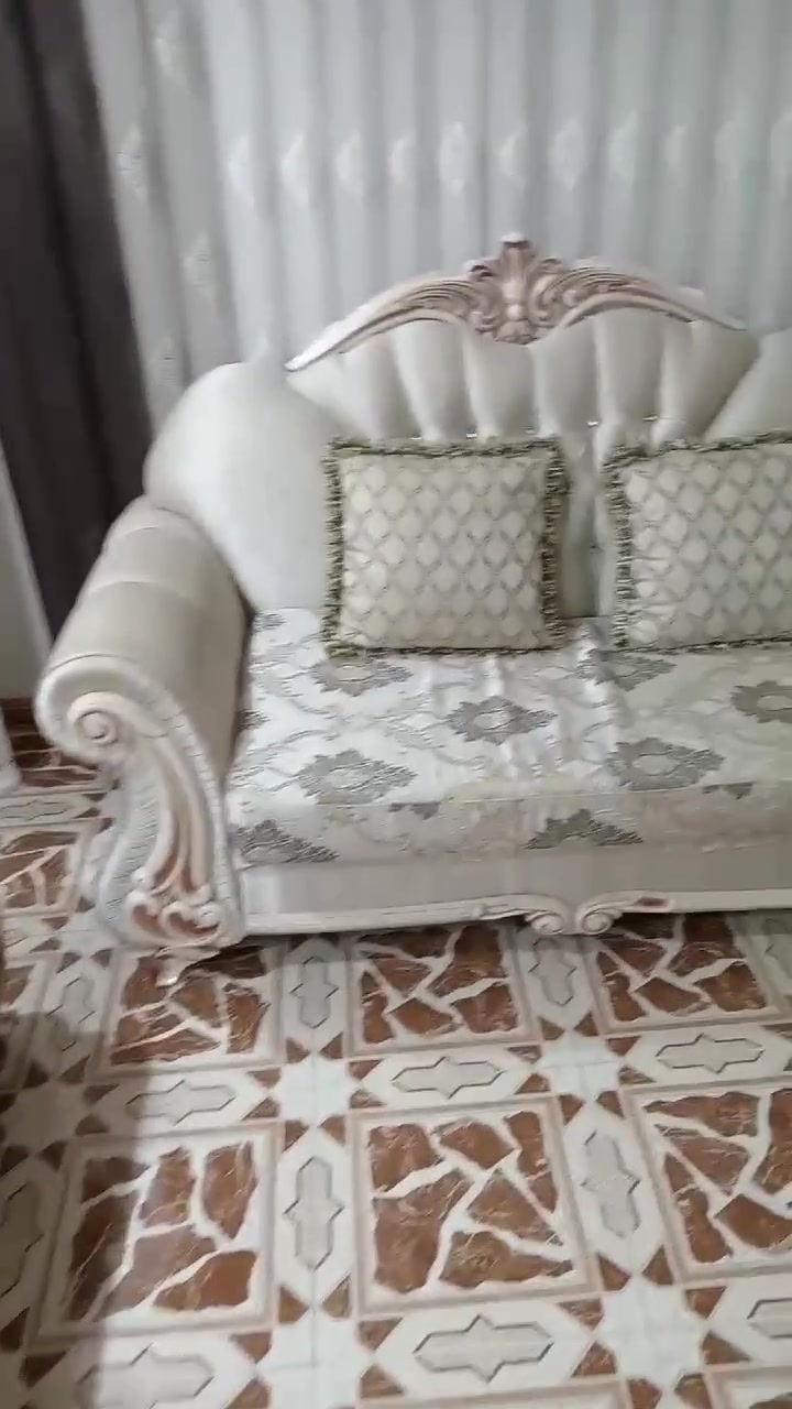 للبيع تخم ملكي نضيف جديد مستخدم قليل بدون اي عيب رقم هاتف *********** ماجوب تعليقات اي استفسار يتصل مكاني كركوك
