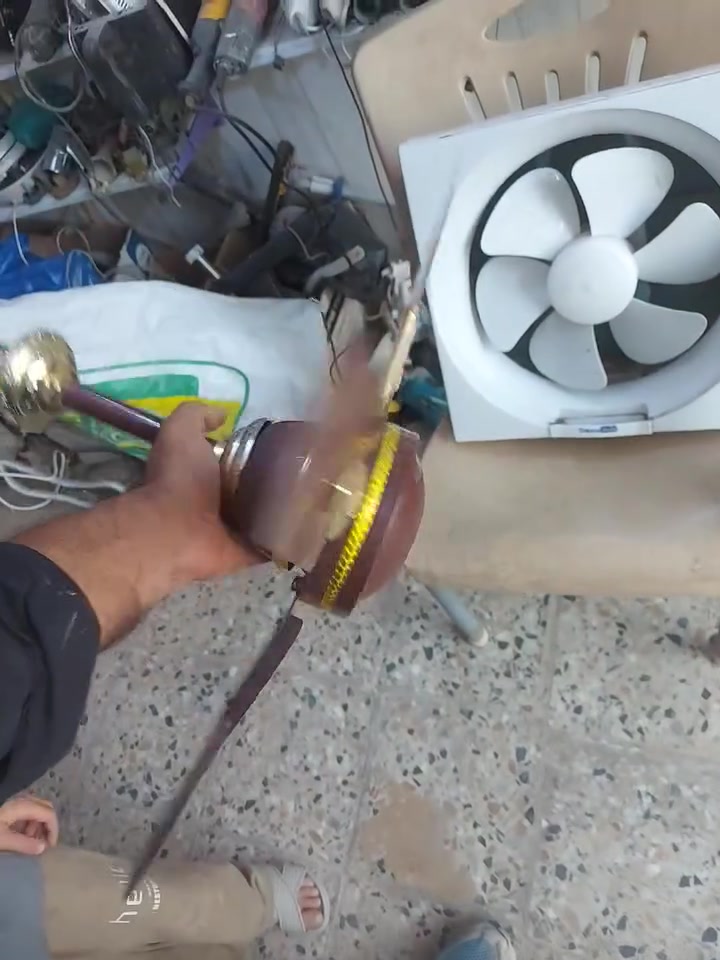 مروحه + ساحبة. بالشكل. شغلات. واستخدام. قليل.  20 الف. بس.  شارع المطار. مقابل. صيدلية. الالفه ***********
