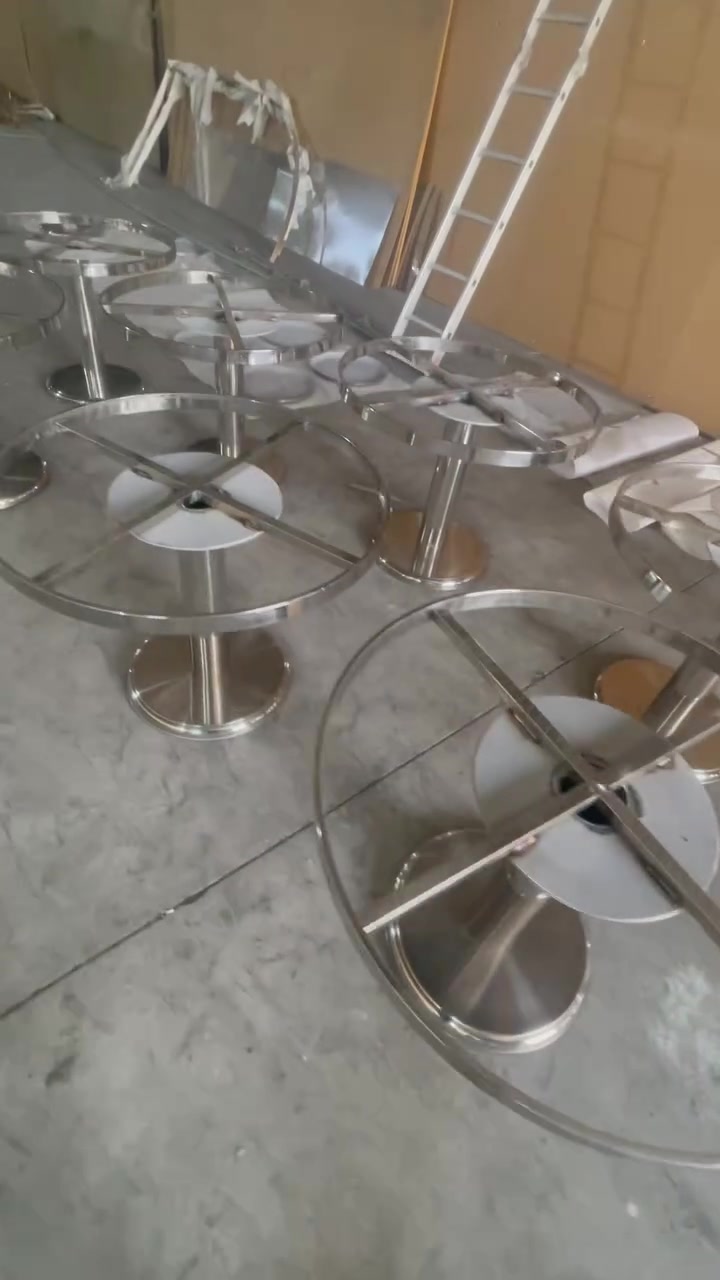 الفيديو من داخل المعمل 
تنفيذ طاولات ستانلس ستيل التصميم والقياسات حسب طلب زبون 

لمزيد من التفاصيل 
*********** واتساب متاح
