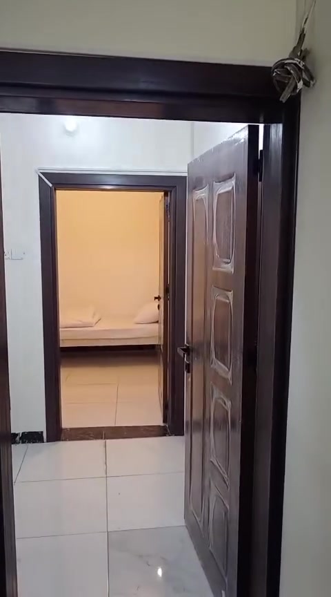 شقة مفروشة • دور ثاني • قرب حرم الحسين