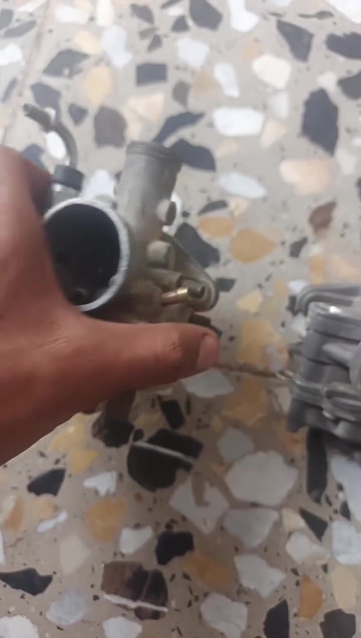 كابريتر • نضيف • مقاس 20 و18