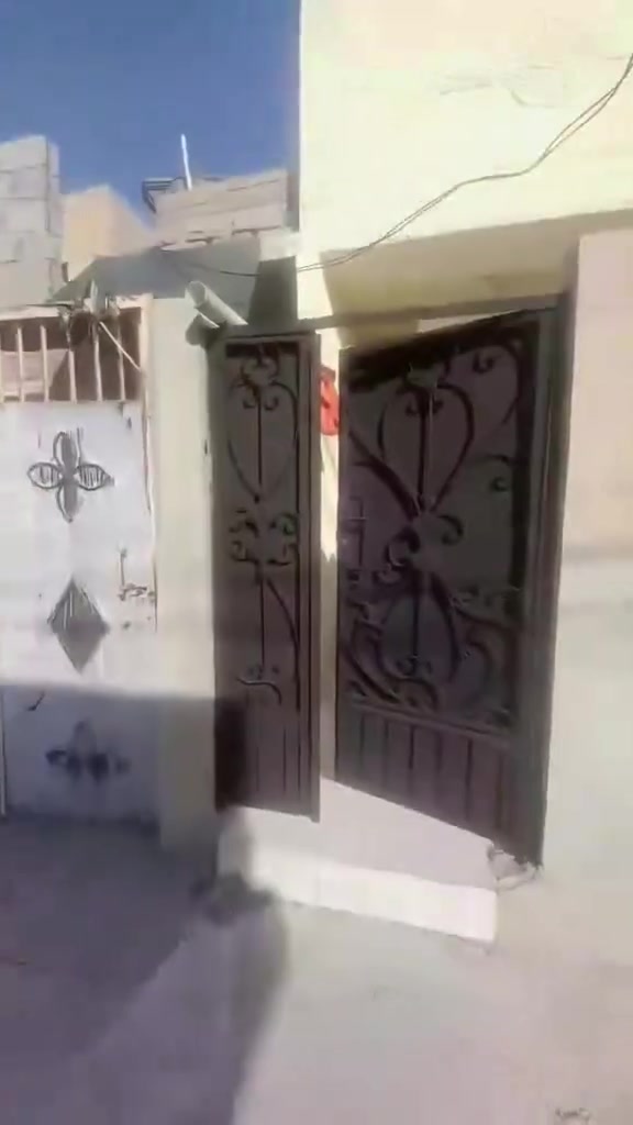 البيت للبيع قرب مدرسة تبارك قطاع سادس مساحة البيت ٦٠ متر وتساب *********** تصل ٣٣مليون بي مجال
