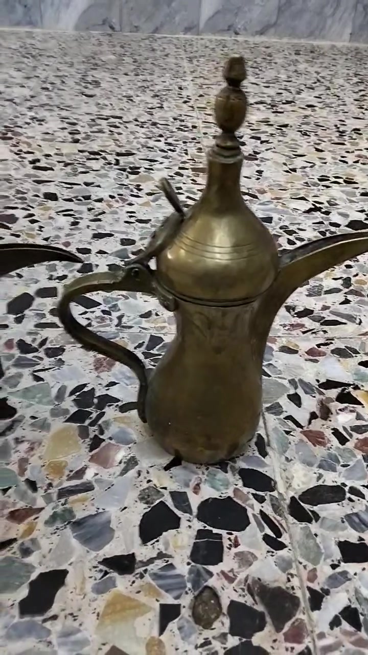 السلام عليكم دلال 2 عمل ابراهيم والثانية ختم ابراهيم عنوان بغداد مدينة الصدر داخل سعر على الخاص او واتساب اخوان ماعندي توصيل ***********
