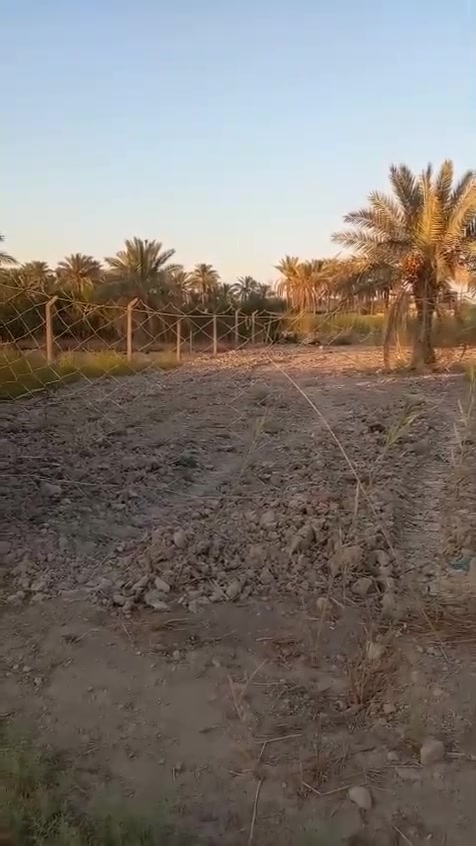 قطعه للبيع بمساحة 500 متر طابو ملك صرف واجهه 14 متر مع النزال العنوان كربلاء شارع الفراشية خدمات كامله السعر 160 مليون قابل للتفاوض للأستفسار *********** / ***********
