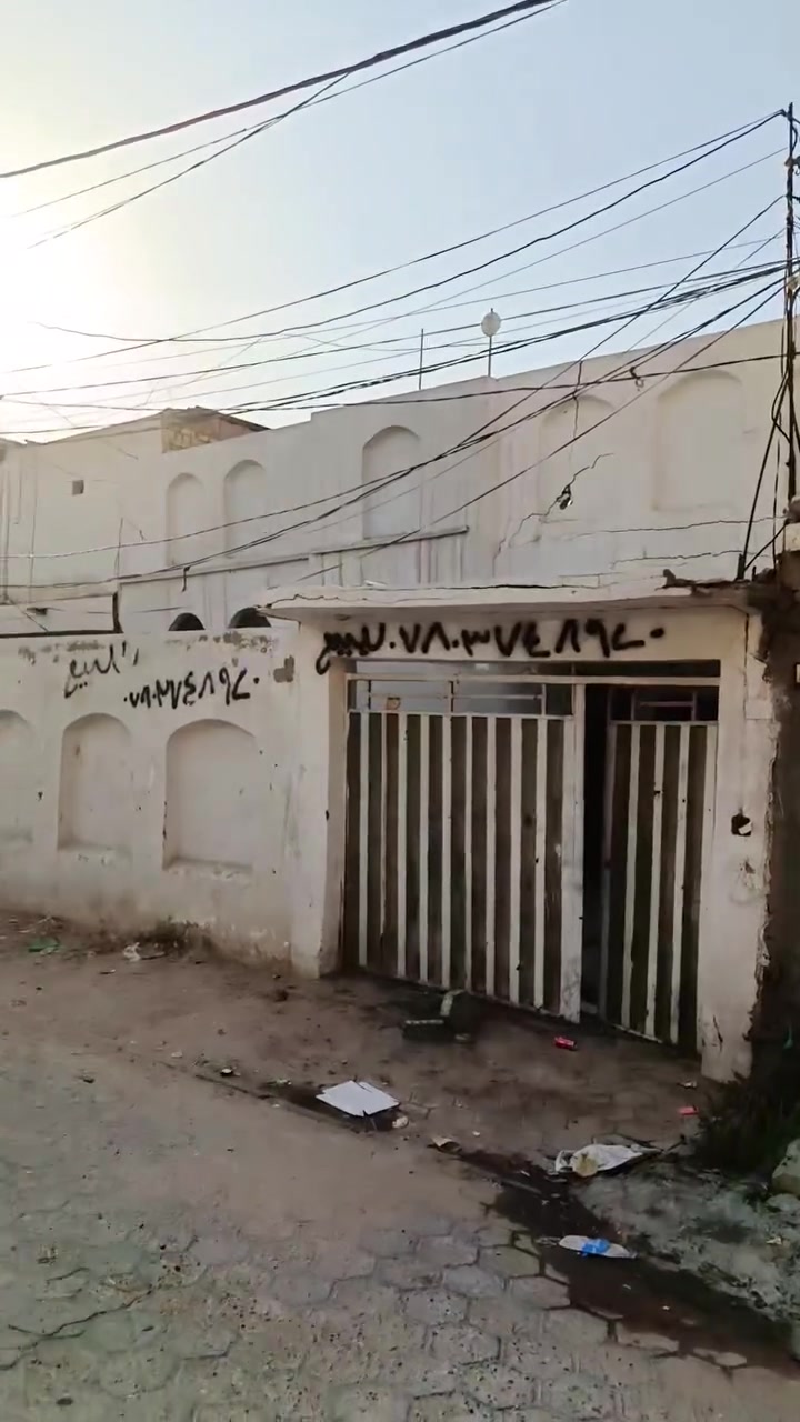 مشتملين سويه ينباعن 190 متر حي الجزيره قرب سوك ول مستوصف فاصل بين حي جمعيه 
السعر بلاش 188 بيع مستعجل ***********
