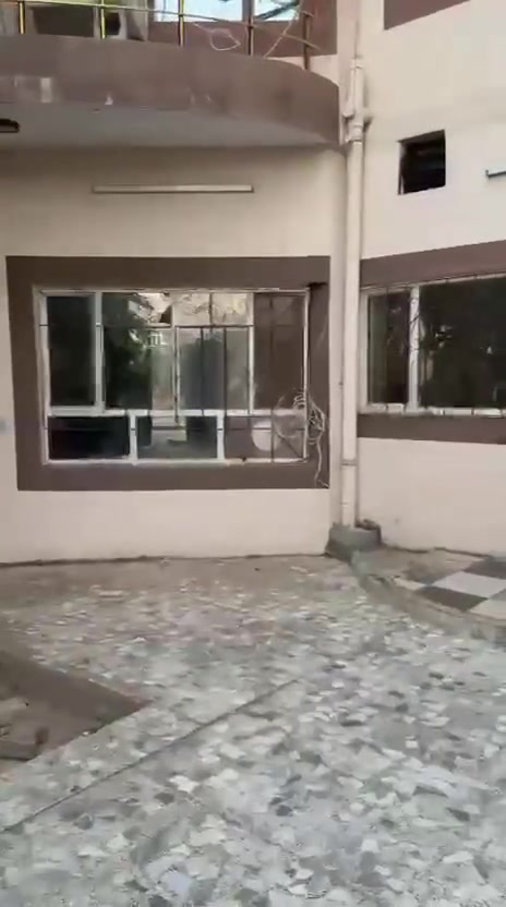 دار للايجار حي عدن مساحة ٢٥٠ ارضي ٣ غرف نوم واستقبال ومطبخ وصحيات سيراميك وكراج الدار نظيف جدآ الإيجار ٤٠٠ آلف للتواصل *********** وتساب و ***********
