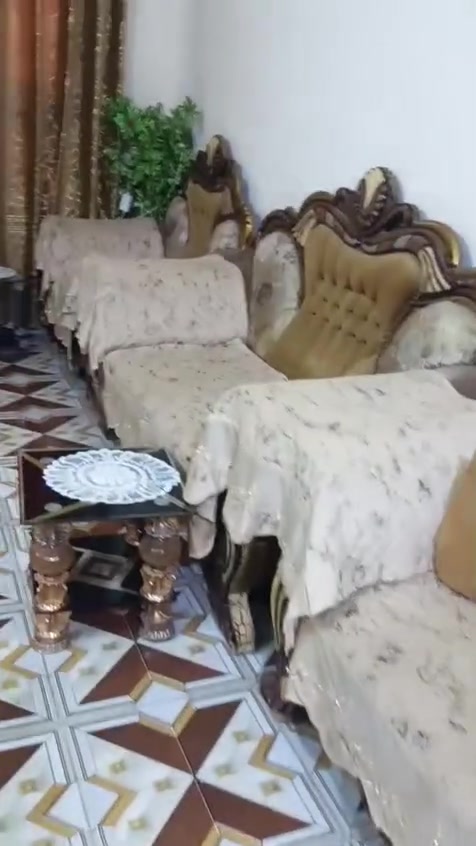 تخم ملكي ويا مفرش هديه السعر 300وبي مجال الموقع ديالى الخالص قرب فلكة مصطفى جواد ***********
