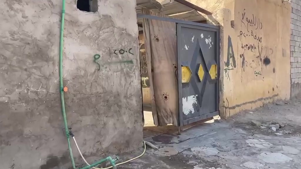 بيت للبيع مساحه 220  النجف البراكيه شارع البانزيخانه 
***********
