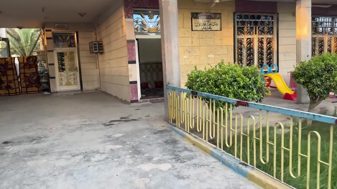يالله السلام عليكميعلن مكتب الخبير للعقار عن وجود دار طابو زراعي سند 25مساحته 800متر
موقع الدار طريق كربلاء بغداد عامود 660يبعد عن الشارع العام 100متر

بناء طابوق مسلح يتكون الدار 

غرف نوم كبيره عدد ثلاثه

مطبخ مع صاله مع صحيات داخليه وخارجيه 

بالاظافه الى مظيف 12في 4

مع حديقه اماميه جميله تحتوي على نخيل وحمضيات وثيله 

وحديقه خلفيه 

مع كراج كبير 

يتوفر ماء كهرباء التبليط بالباب

السعر 250مليون بي مجال بصيط 

الاتصال على الرقم ***********
