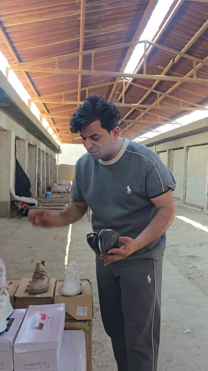 السلام عليكم تنزيلات محطم الأسعار الدراجي
وصول مديلات جديده احذيه نسائيه
القياسات من37الى41
سعر الدرزن 60 الف
سعر القطعه 5 الاف
توصيل جميع المحافظات ٥ ألاف
اي استفسار مراسله واتساب ***********
