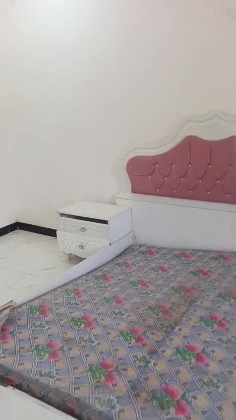 السلام عليكم غرفه تركيه يرادله ترتيب للبيع قيم واخذ مكاني بغداد العبيدي ***********
