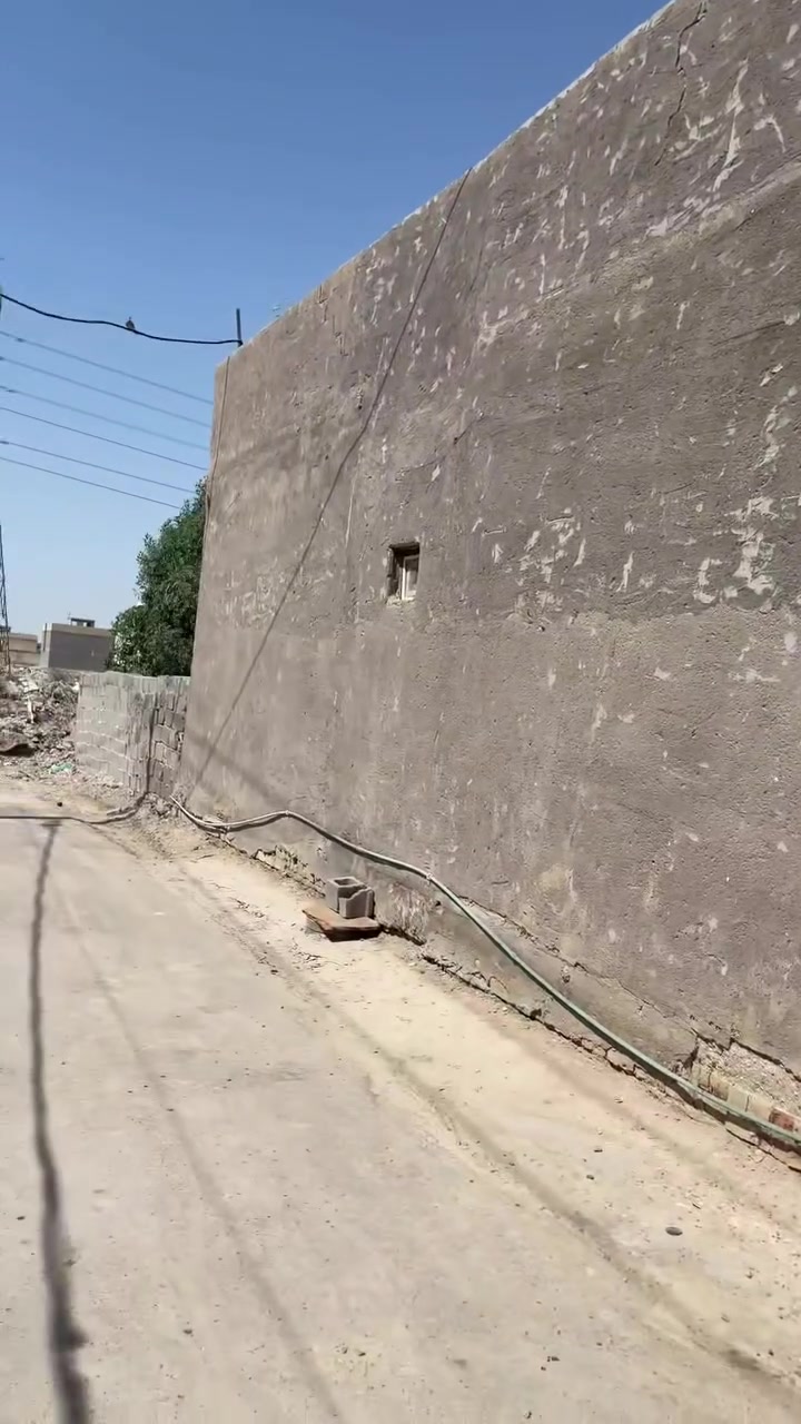 بيت للبيع الشعب الجمعية خلف السده مقابل خدمات عمار ابو الدهن بيت زراعي مكاتبه بي استقبال ٧في٤ومطبخ ٥في٥وغرفتين ٥في٥ قاط واحد السعر ٥٥بي مجال رقم ***********

