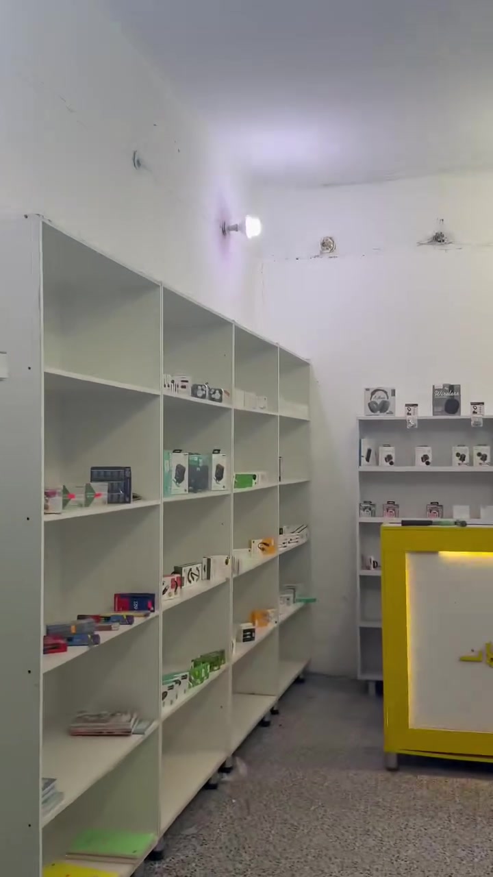 الآن
محل للبيع هوه وغراضه عنوان تقاطع 12 مقابيل مطعم بركر ويست سعر مليونين فقط اجر المحل 150 
***********
