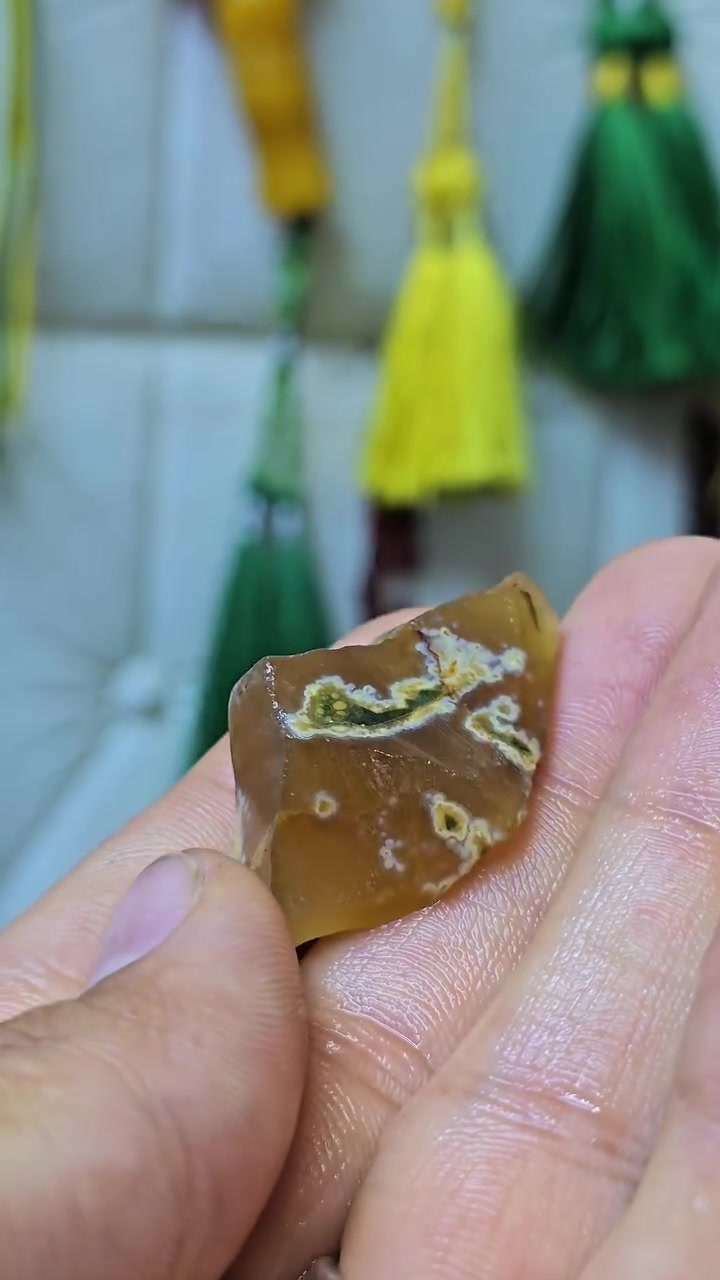 خام اصفر يماني آنسي جميل ومميز جدا
#مزاد_ابو_اشرف_اليمني
