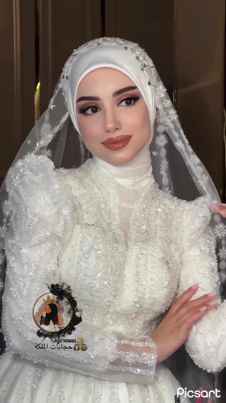 حجابات الملكة للاناقه عنوان ♥️ 
ربطة ستن عروسات متوفر ابيض و اوف وايت استيراد خاص بنا 
خام اصلي ثباتيه عاليه جدا عند الملبس ✅
متوفر جميع الالوان😍
خليك مميز باختيارك مع الملكة
للطلب والاستفسار مراسلة الصفحة ✉️
التوصيل متوفر لجميع انحاء العراق 🚕
.
.
.
.
.
.
.
.
.
.
.
.
.
#حجابات #اكسبلور #اكسبلور_explore #العراق #البصرة⁩⁩

نص مكتوب في الصور:
- ***********
- حجابات الملكة
- Picsart