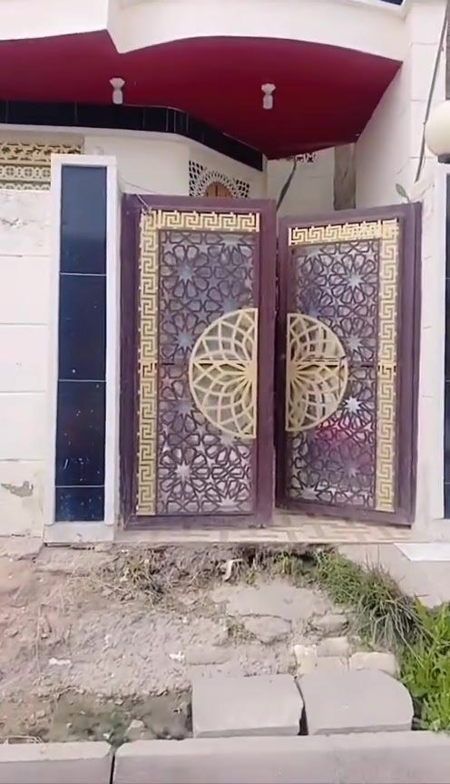 السياسين • دورين • بناء حديث