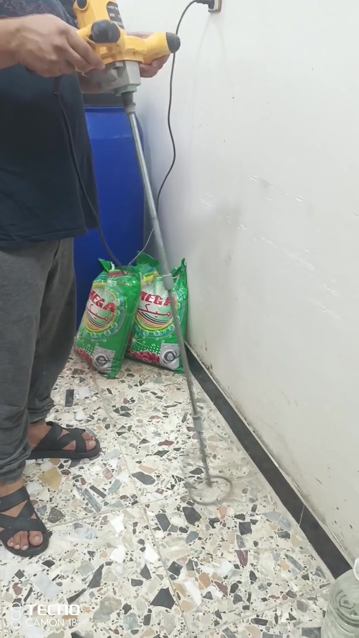 السلام عليكم عندي براميل 250لتر لعدد4ودريل خبط اصلي وباور هوه اصلي لمكان مدينه الصدر الشماعيه *********** سعر لبرميل لواحد 30 ولدريل لخبط 50 ولباور 40
