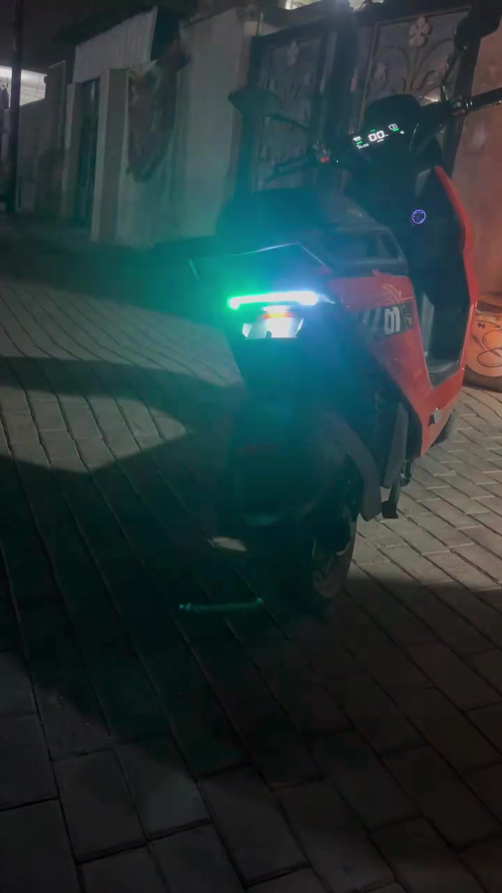 سلام عليكم شحن للبيع موديل حديث دراجه فول مواصافات دراجا مستخدمه شي قليل جدن البطلريات ليثيومً دراجه حلوه 
دراجه شاشه تقره العطل بل شاشه فول السعر ١٢٥٠ وبيهة مجال 
المكان ابو جير الرقم ***********
