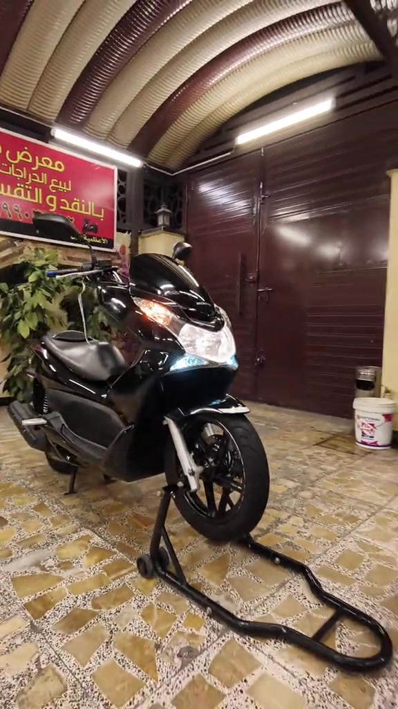 للبيع ( PCX) الجيل الأول ( ياباني) للاستفسار/***********/ حاوية رمبة مكفولة كفالة عامة من معرض دبي لبيع الدراجات اليابانية والكهربائية الاعضمية قبل خروج الكم بإدارة مهند الدبي

