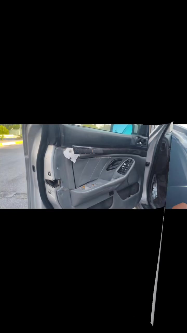 @تم تغليف BMW E39  
وتم تغيير الون وحسب طلب الزبون من رصاصي إلى مشمشي والسقف كنتارى.
والتصميم شغل ايدي .
دوشمة سعد البدراني.
العنوان موصل حي عدن سايدين التنانير مقابل مولدة أية الرحمن.
*********** 
وات ساب ***********.
