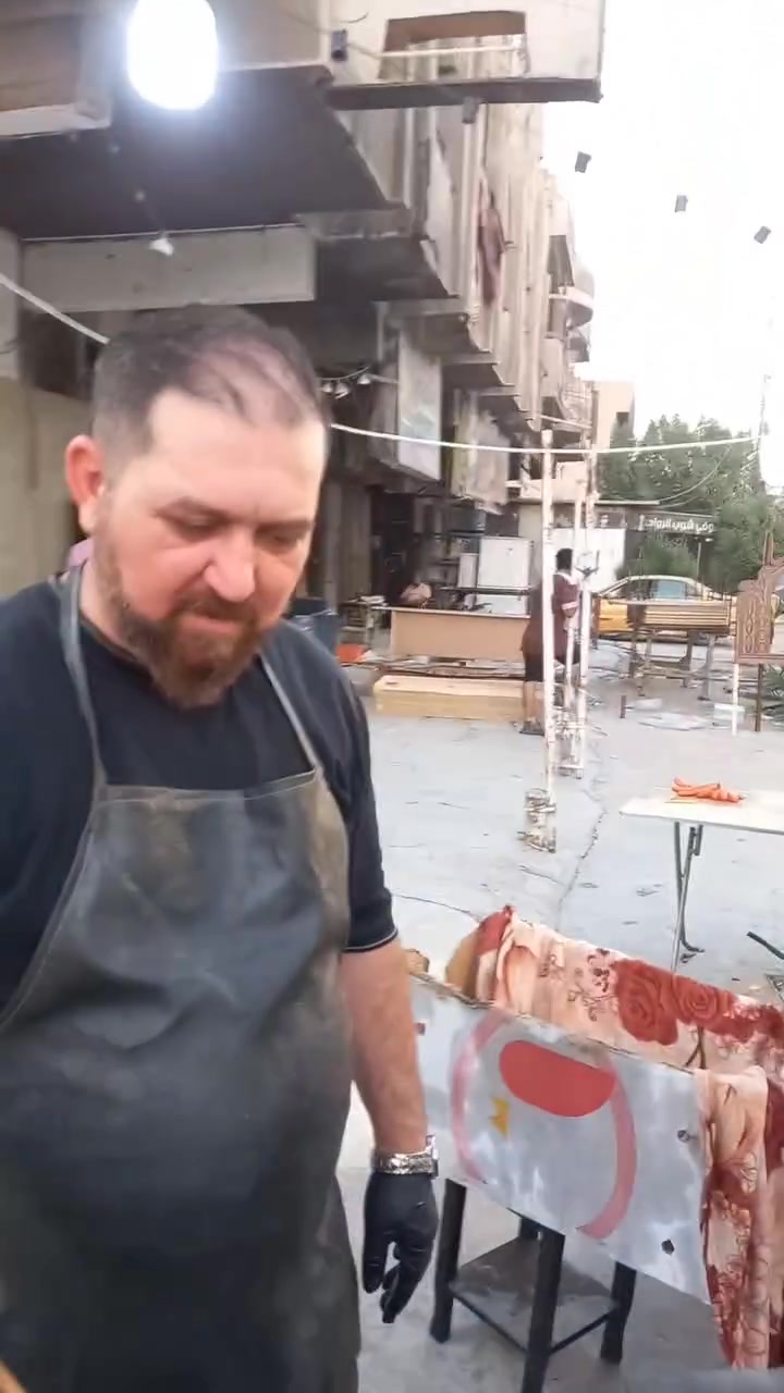 ترند العراق يعني واحد عراق واحد فلافل بعد ان شاهدوا انواع الفلافل اليوم تشاهدون أشكال الفلافل واحجامها الامين الثانية قرب اسواق السفير مقابل كهربائيات ابو احمد  *********** الشيف عمار ابو غيث 
شعارنا حار بحار لو يبقى الزبون ساعة ياكل كلشي حار
شعار الزبائن   اكلك ادمان....وحبك ادمان
