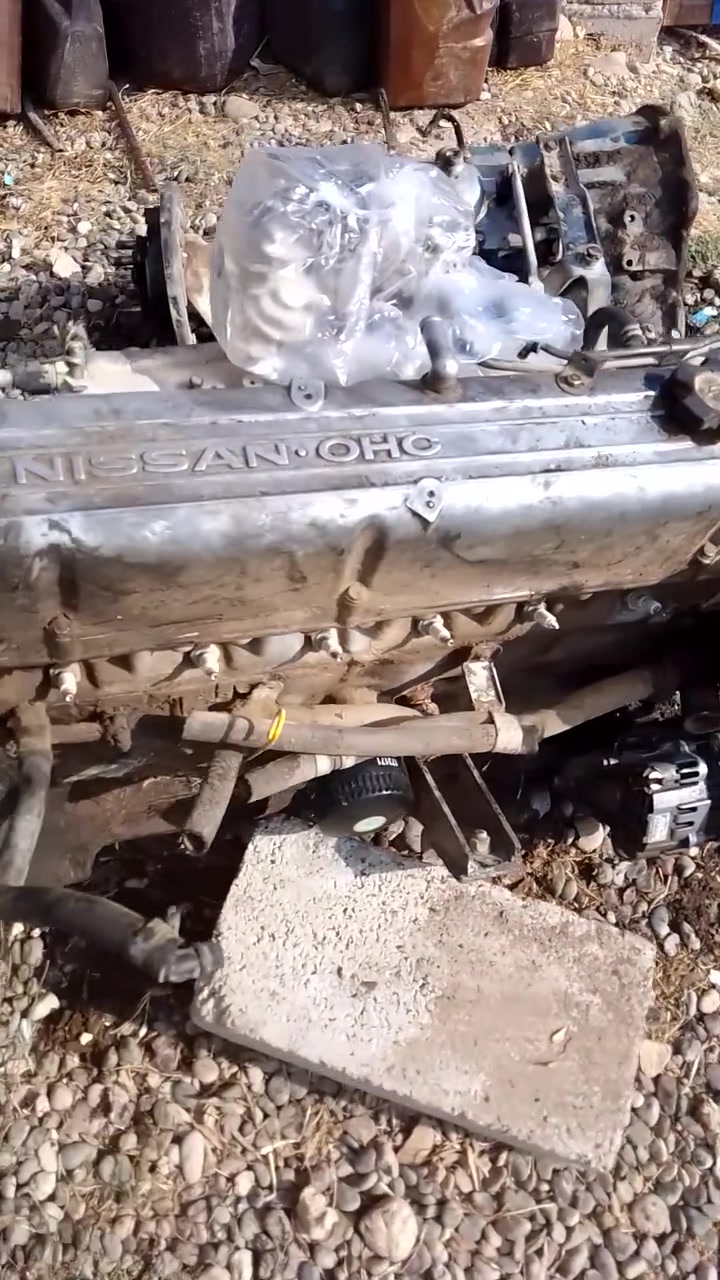 لبيع محرك اصلي نيسان كامل مع كير 2002 بنزين محرك بي صرف مكان موصل سهل نينوى رقم الهاتف *********** )***********

