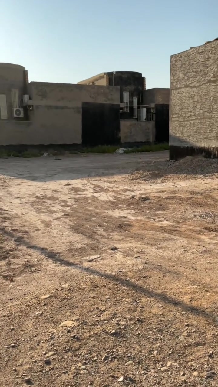 📍 حي الزهراء وهاي فرصة مميزة للي يدور على قطعة ركن بمساحة حلوة وموقع مميز

نصف قطعة بمساحة 162.5 متر مربع
📏 واجهة 13 متر ونزال 12.5 متر
🛣️ ركن ومطلة على شارع 15 متر

القطعة مخدومة مي وكهرباء وقريبة من المجاري والشوارع

قطعة مناسبة جدا للي يريد يبني بيت بمساحة مرتبة وبموقع مميز داخل حي الزهراء

🔥 قطعة ركن + شارع 15 + مساحة 162.5 متر = فرصة تستاهل تنشاف

📞 ***********
📞 ***********

خيرات الرافدين للعقارات جصان
