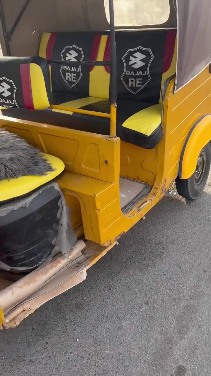 سلام عليكم تكتك للبيع موديل موضح بل فديو عنواني  بلديات سعر ٤٧٠٠ شراي اتصل ***********

