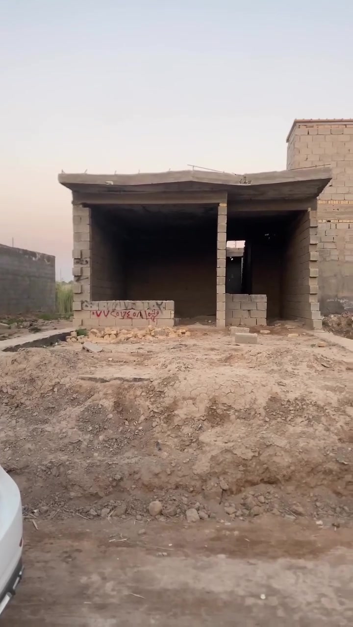 هيكل للبيع 
مساحه 150 متر 

كربلاء العطيشي حي الزهراء قريب على الحولي

يحتوي على استقبال وصاله 

وطارمه وغرفه نووم  ومطبخ وصحيات 

داخليه وخارجيه هيكل كامل 

سعر 40بيه مجال 
***********
